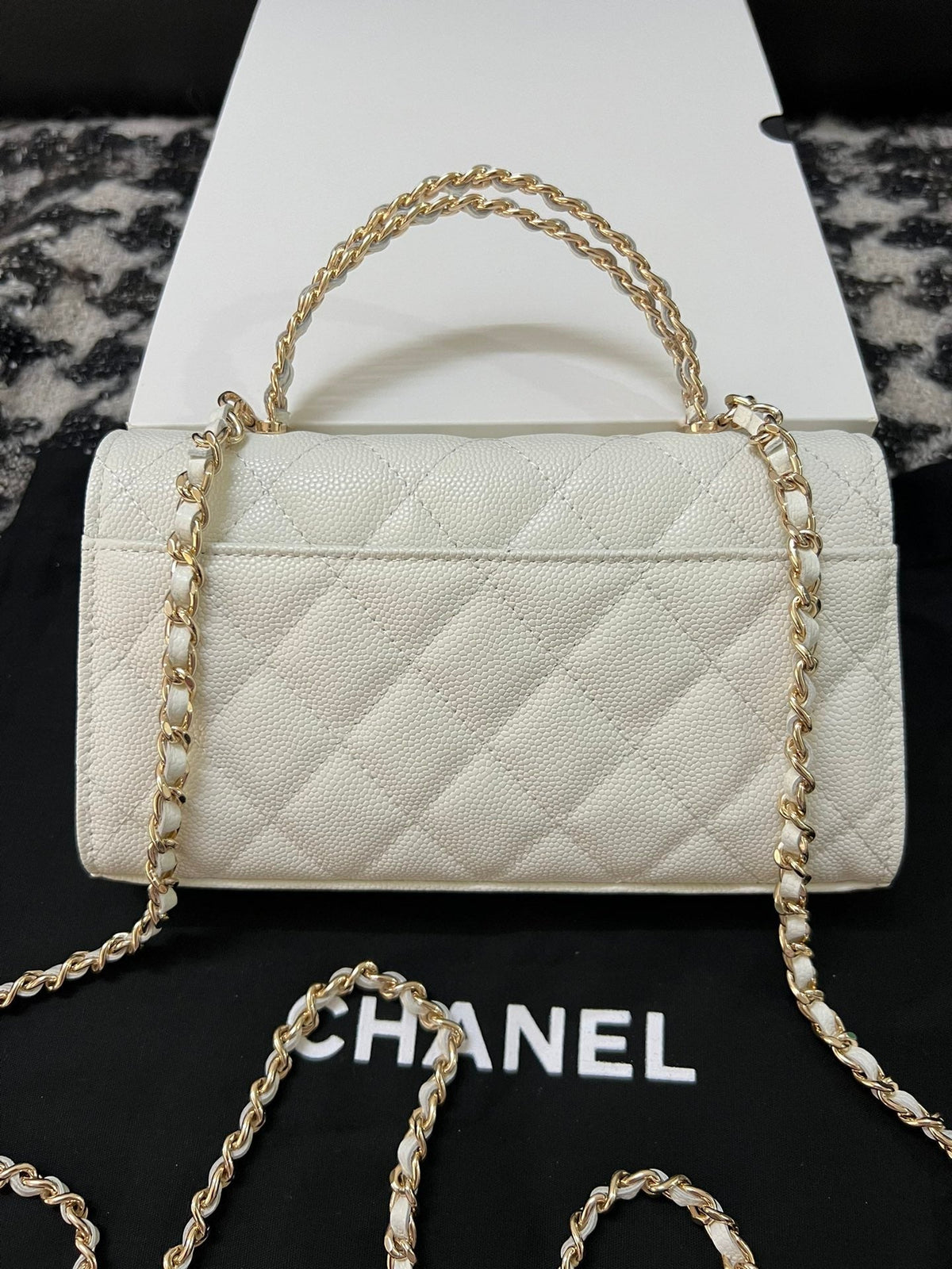 CHANEL KELLY 18 BAG IN WHITE CALFSKIN WITH STRAP