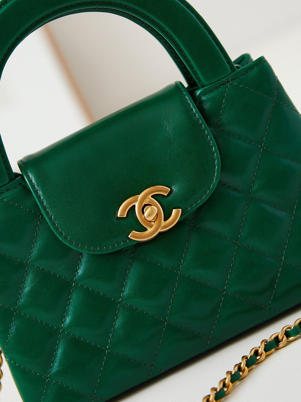 CHANEL KELLY MINI 19 SHOPPING BAG IN GREEN FOREST CALFSKIN