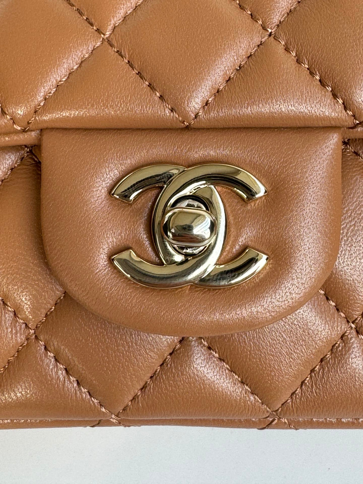 CHANEL FLAP BAG 20 IN BRONZE BROWN LAMBSKIN WITH HANDLE- NEW